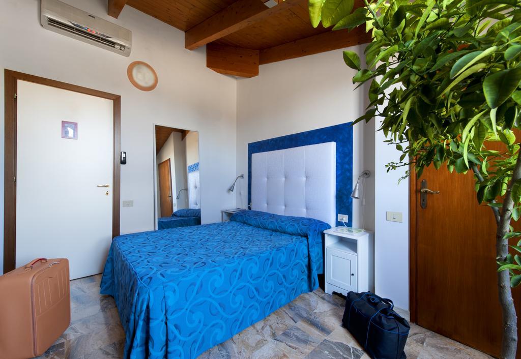 Hotel Caselle Сан-Ладзаро-ди-Савена Экстерьер фото